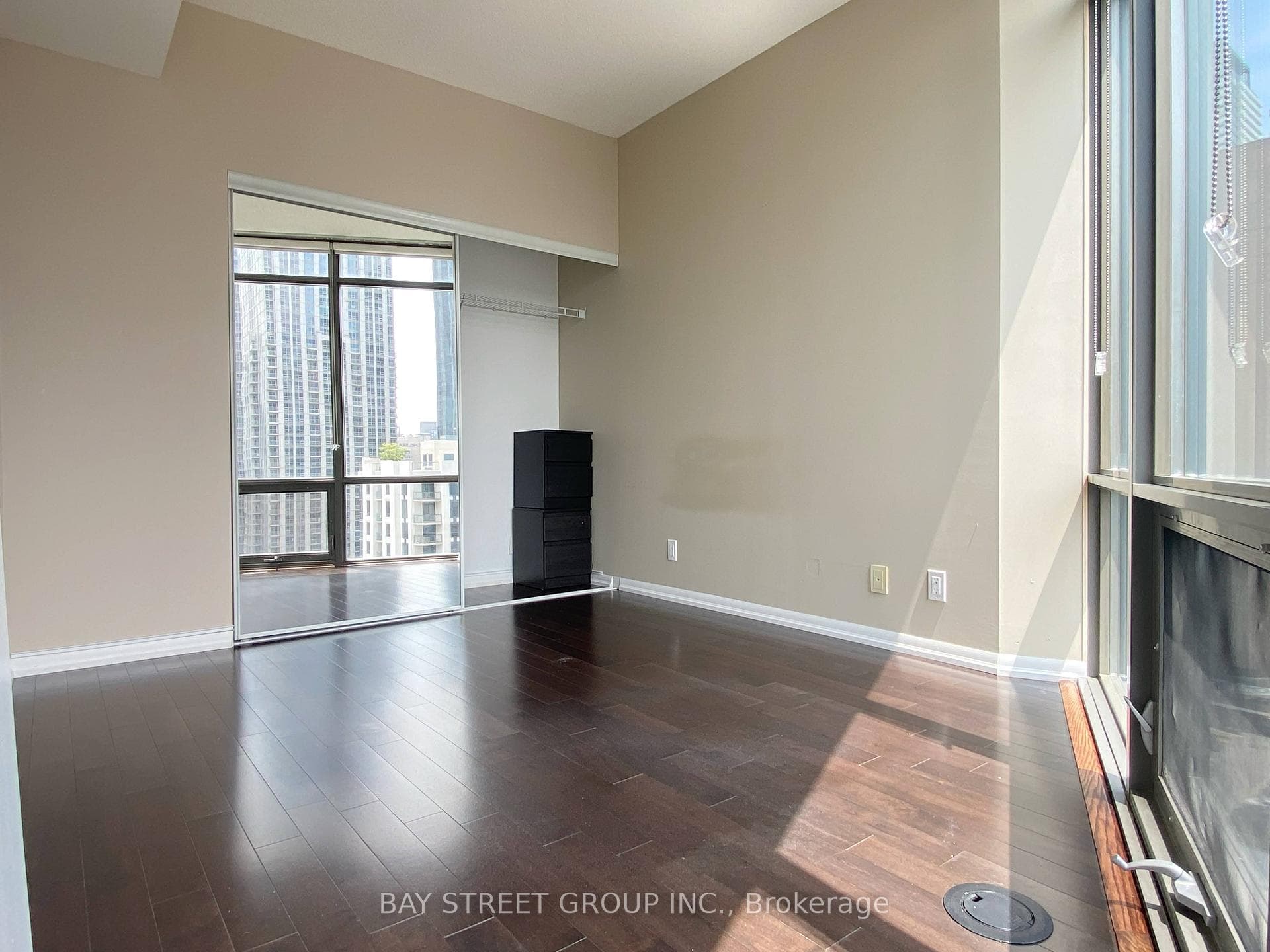 832 Bay Street Unit 1410 photo 12