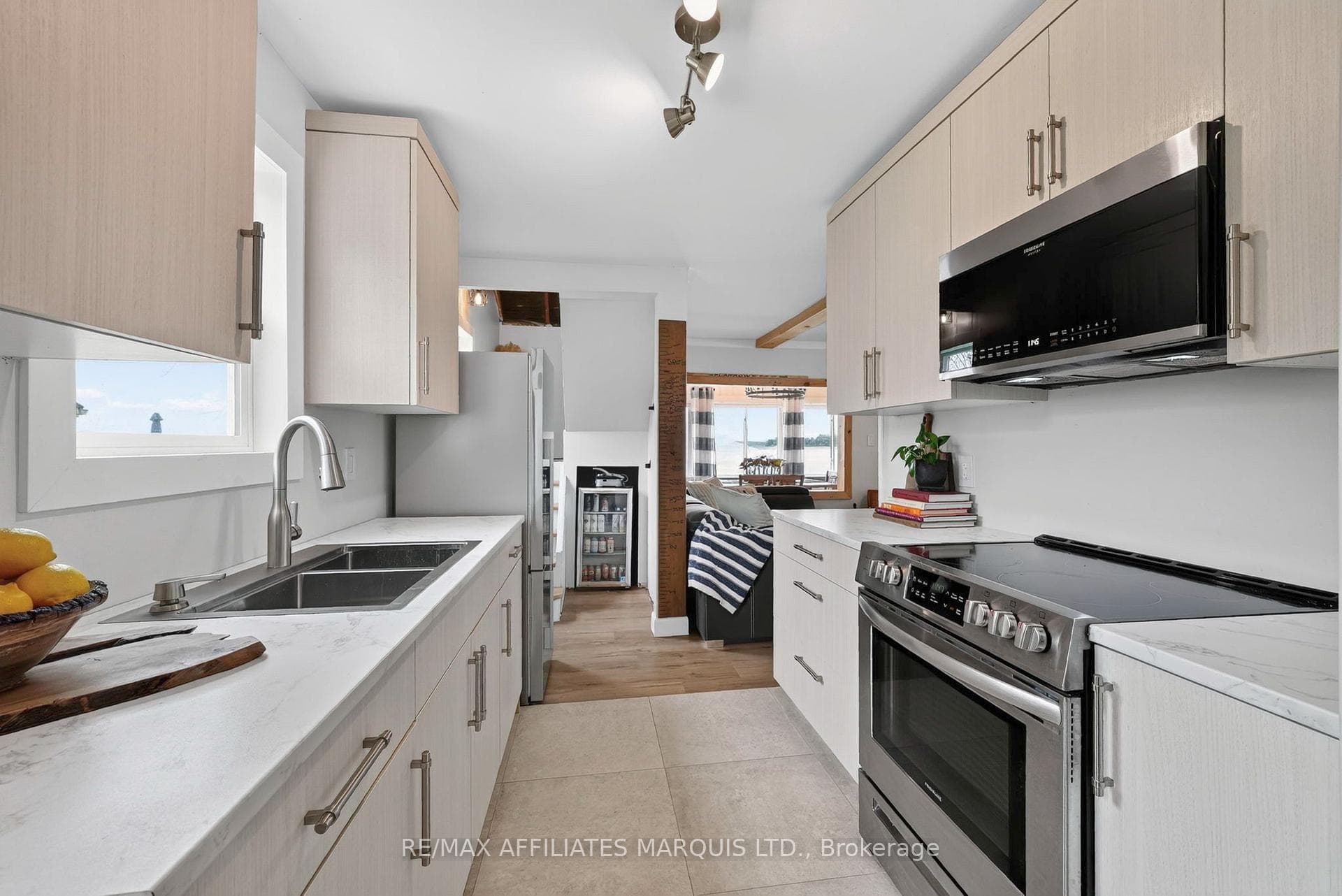 19 Hamilton Island Road photo 17
