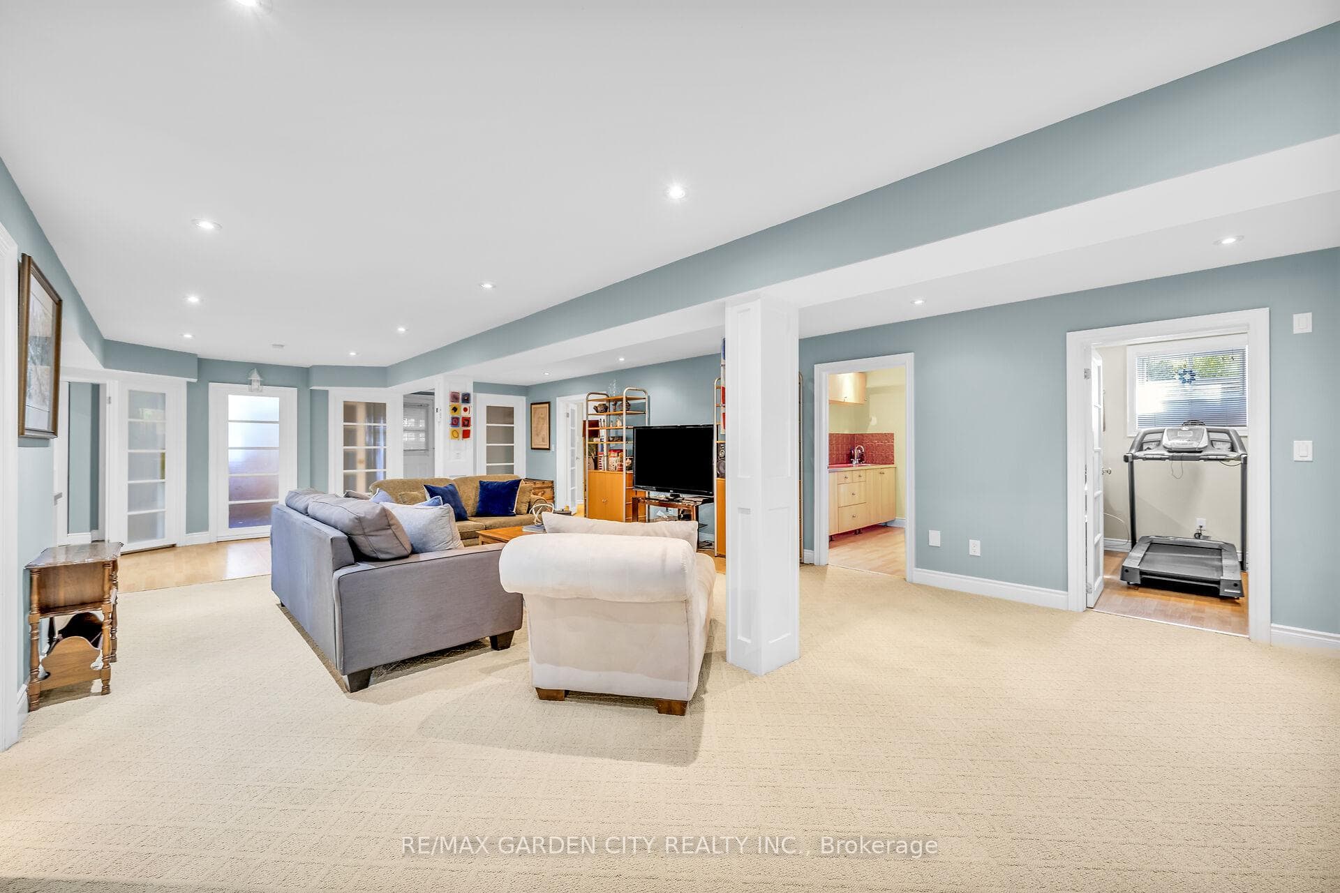 45 Bell Avenue photo 26