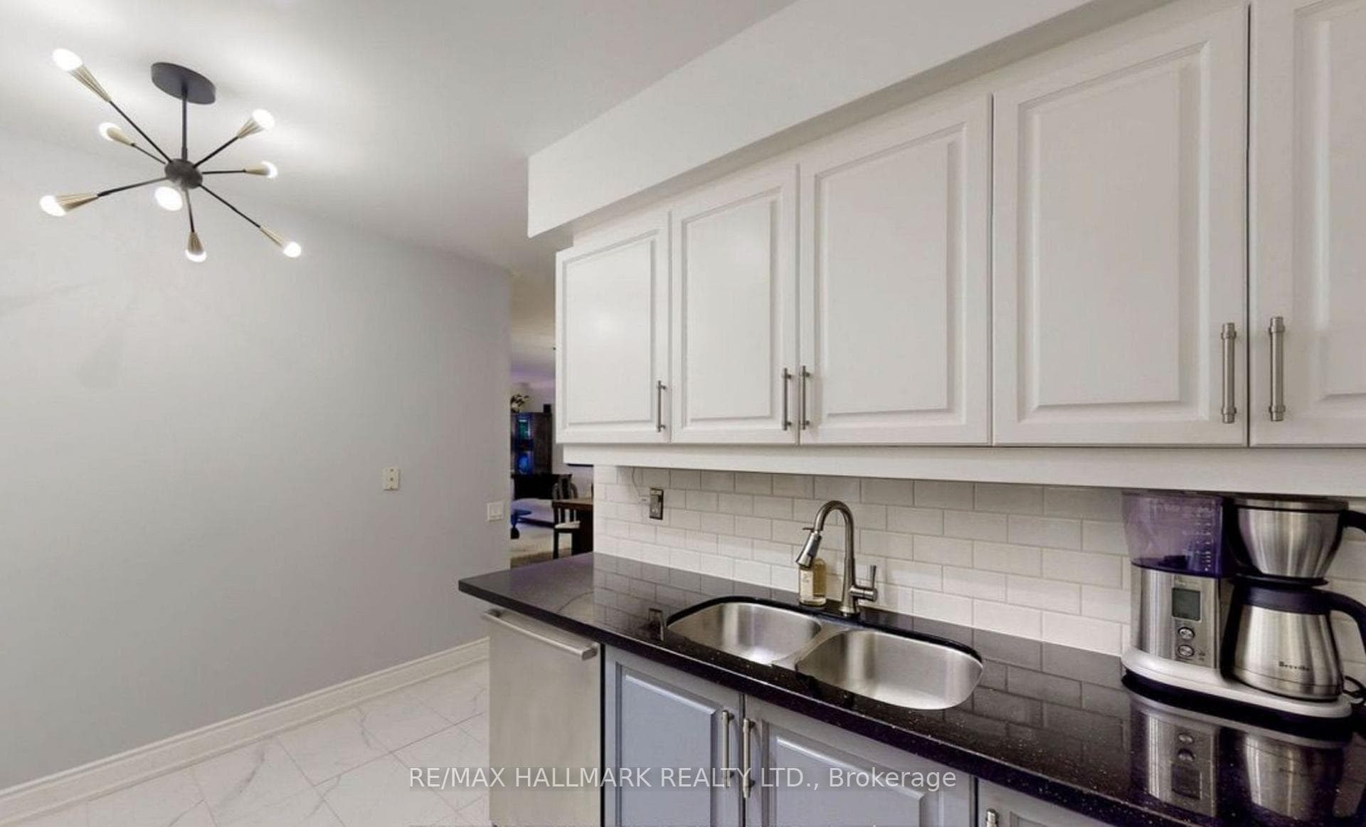 18 William Carson Crescent Unit 115 photo 9