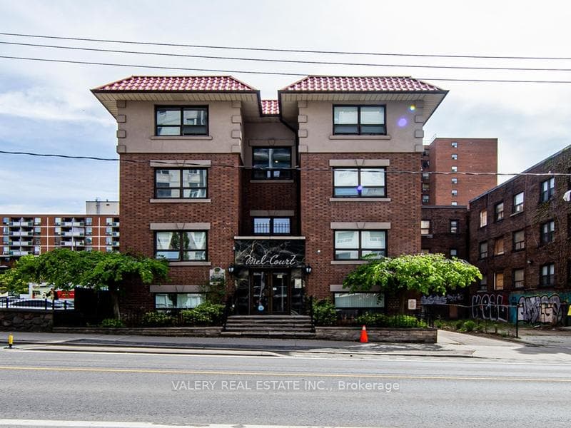 391 Sherbourne Street Unit 305 photo 1