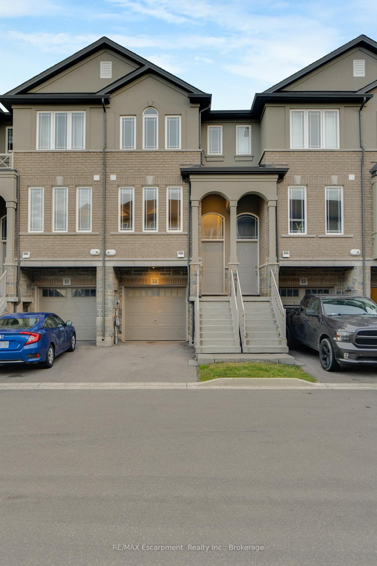 53 Aquarius Crescent photo 1