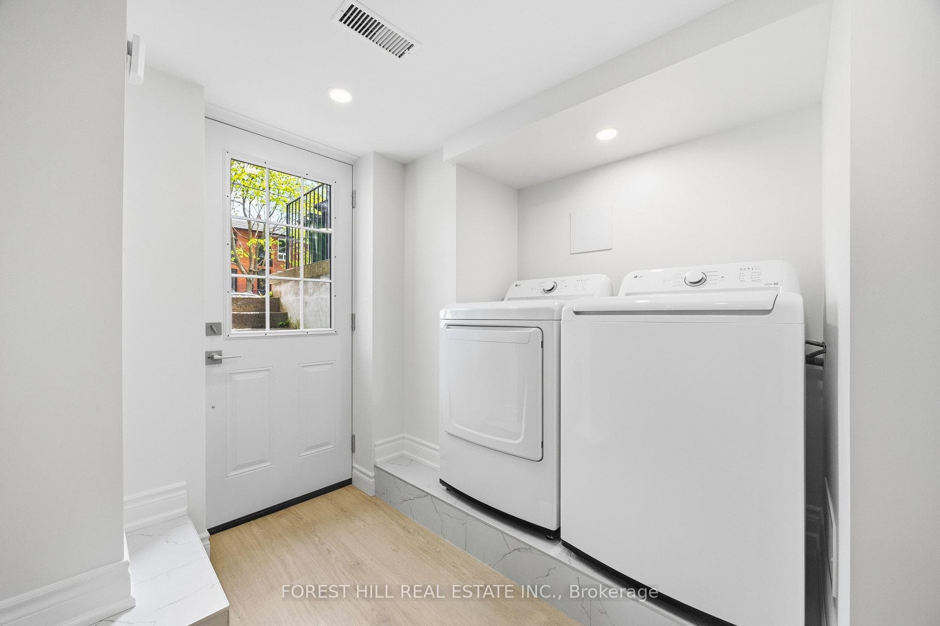 54 Gwynne Avenue Unit Basement photo 2