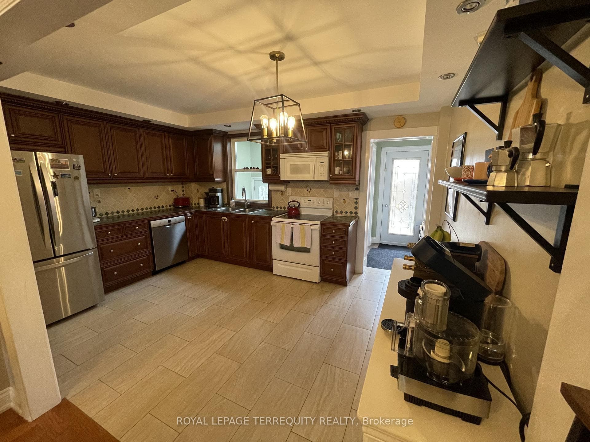 1806 Dufferin Street Unit Upper photo 1