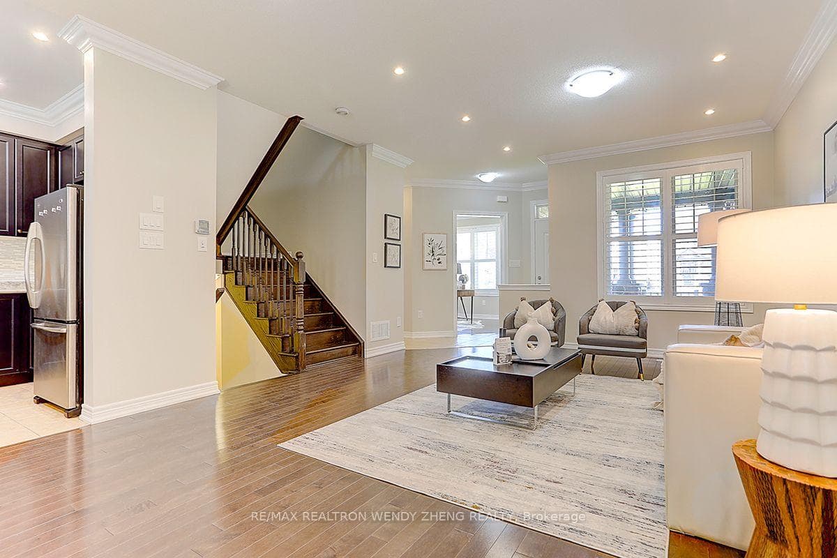 267 Riverlands Avenue photo 10