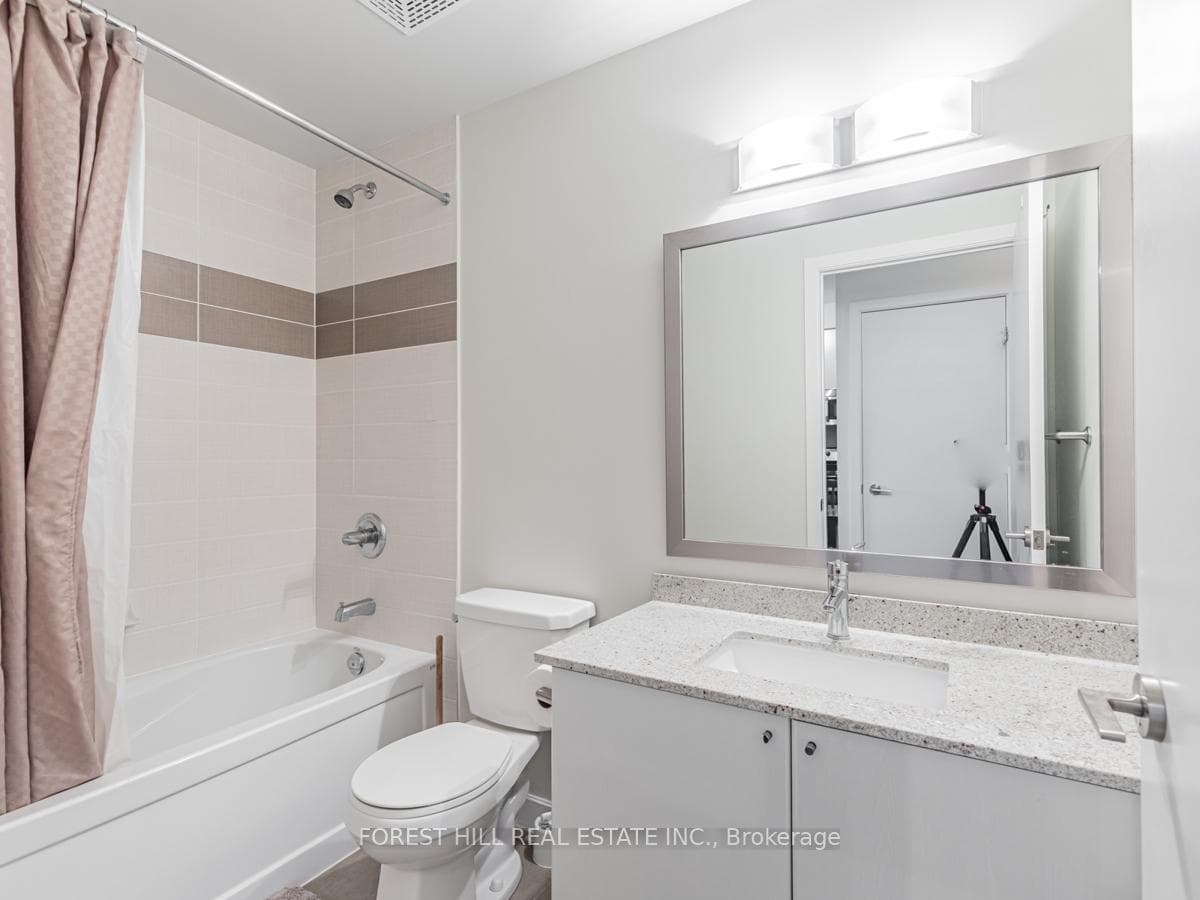 33 Bay Street Unit 4406 photo 17