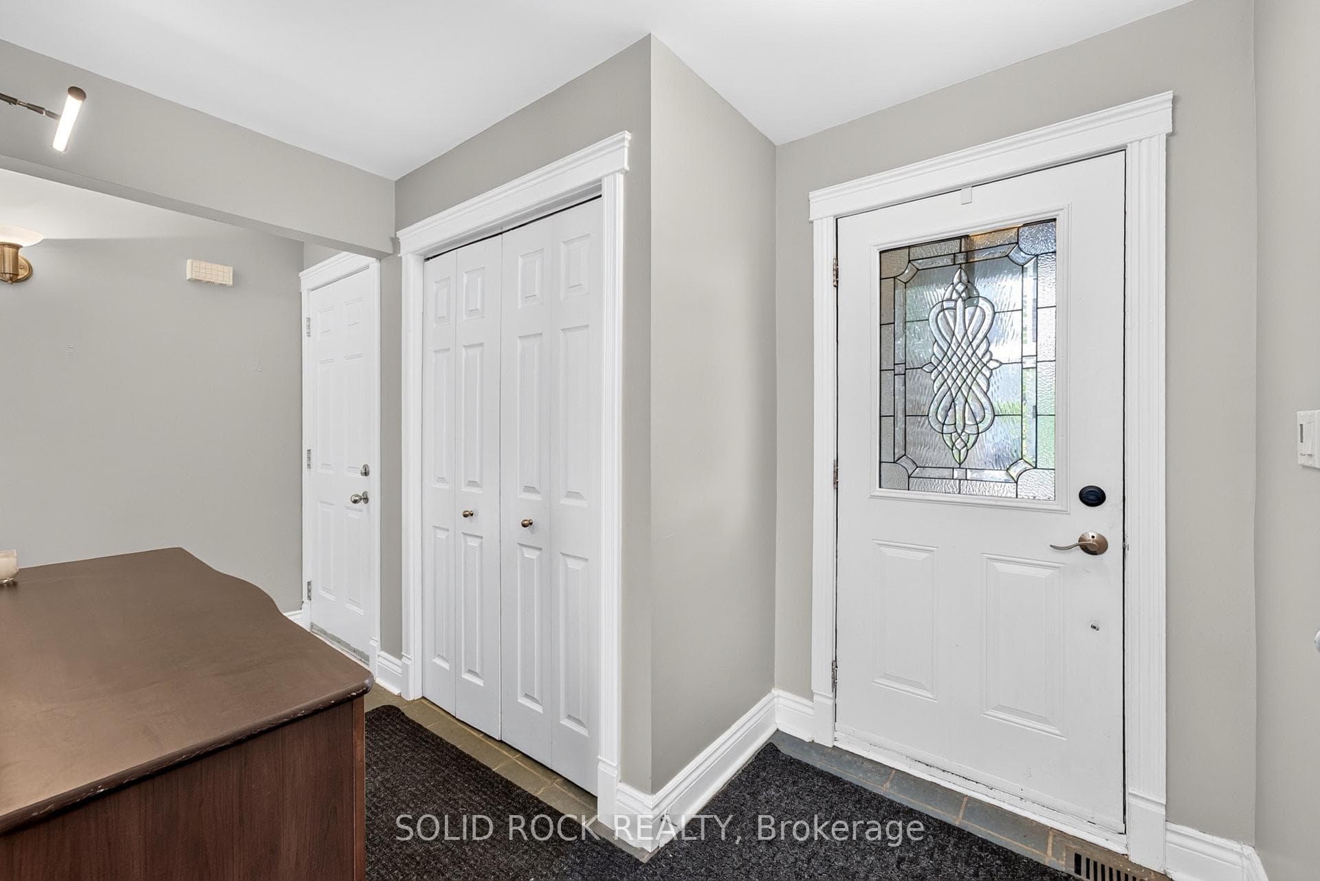 191 Yoho Drive photo 4