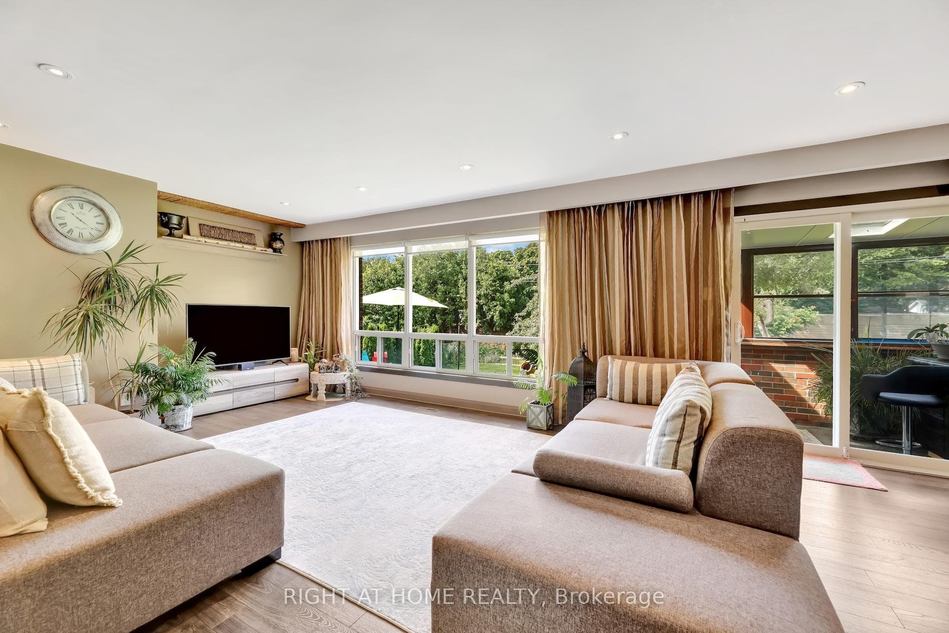 1369 Tyneburn Crescent photo 11