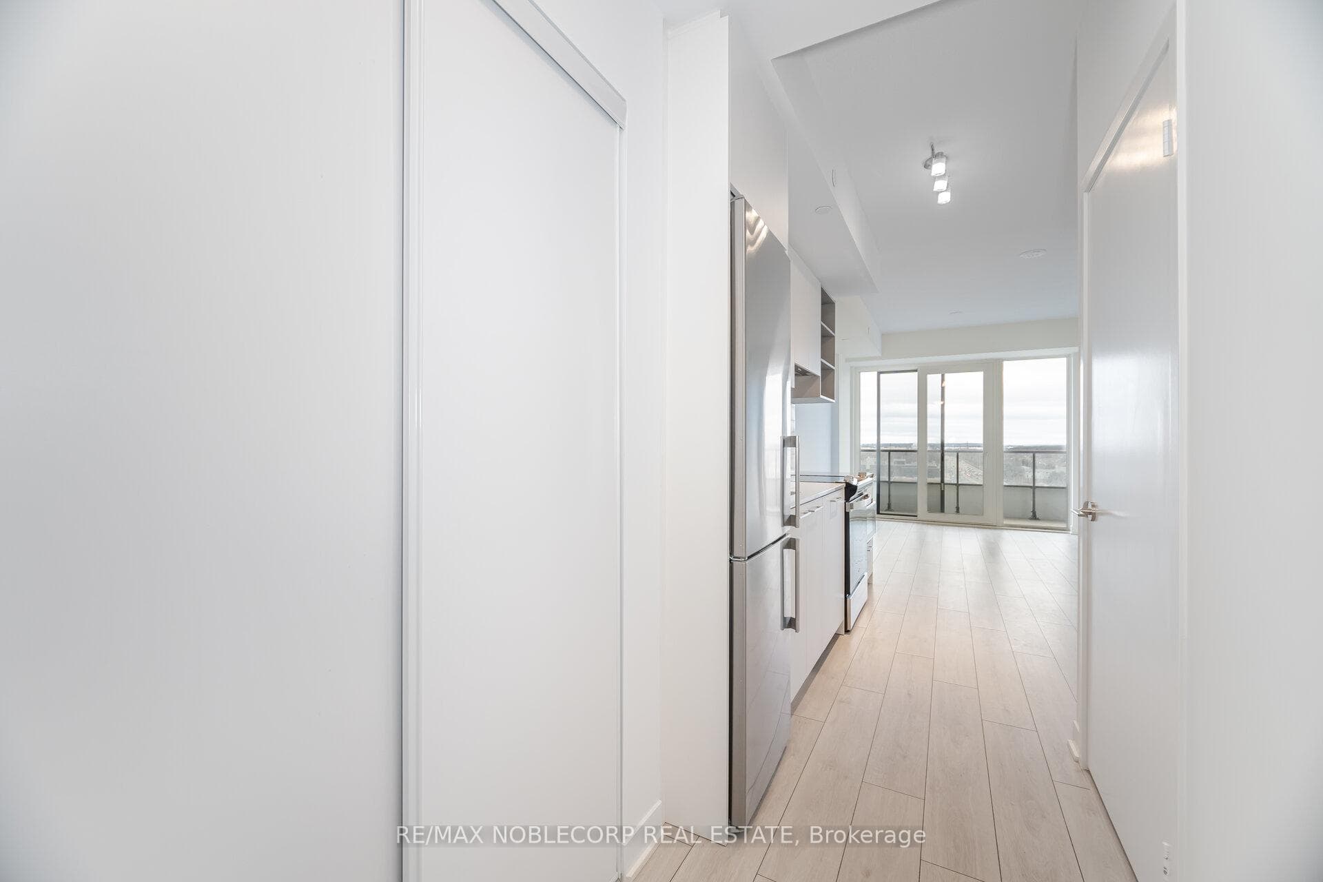 260 Malta Avenue Unit 909 photo 7