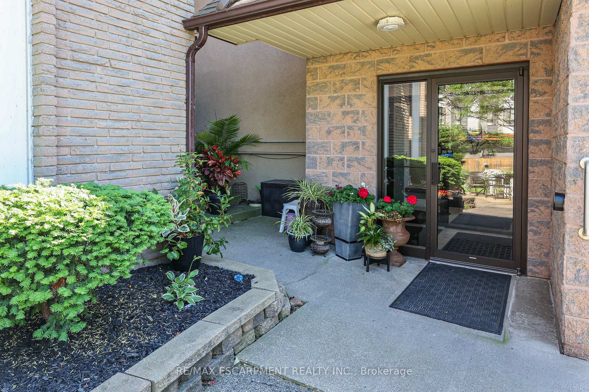 20 John Street Unit 208 photo 5