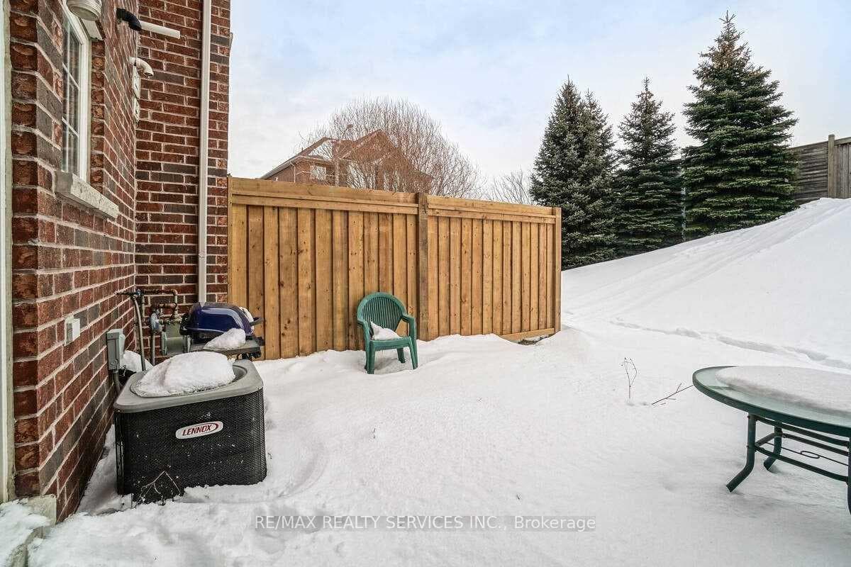 43 Denison Avenue photo 31