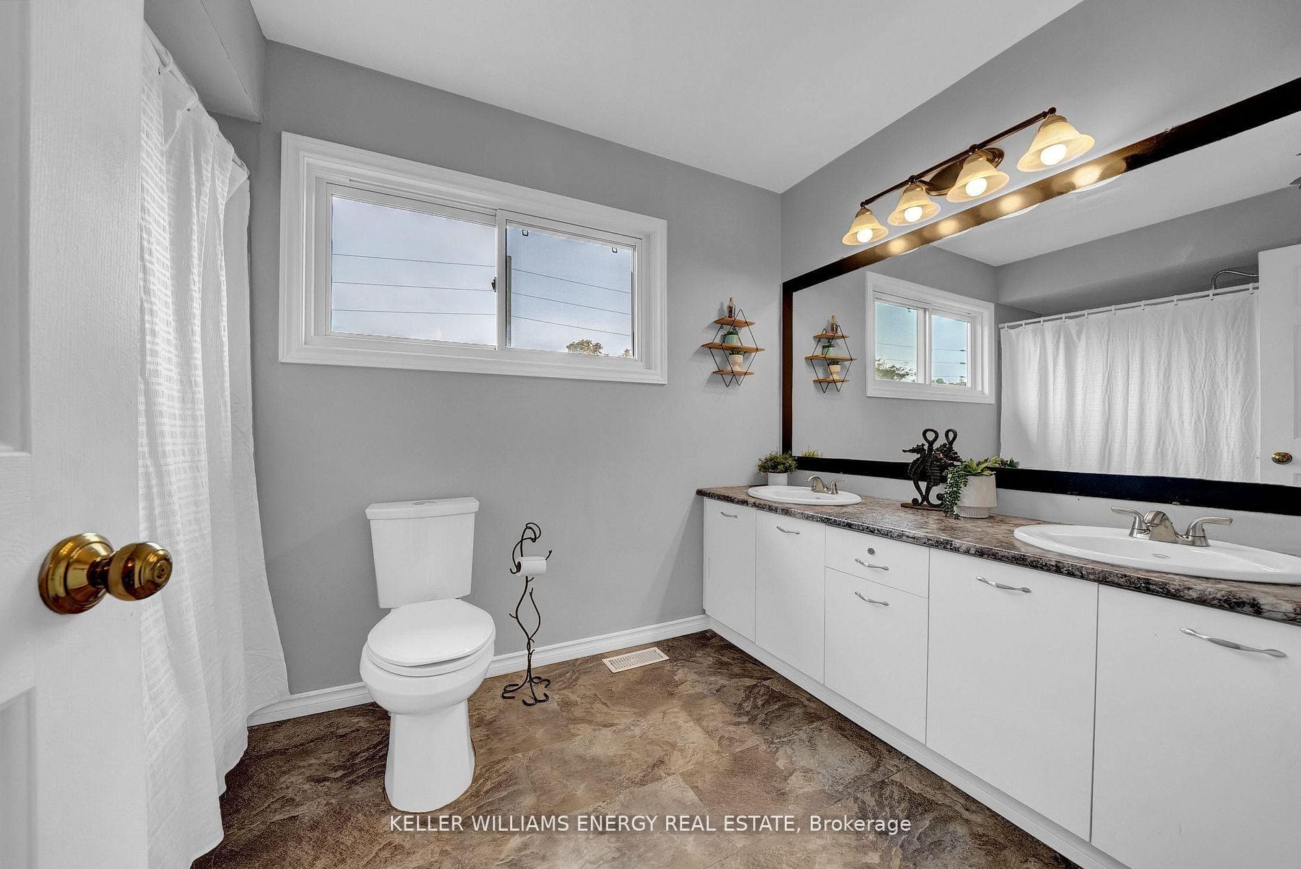 44 Rutherford Drive photo 32