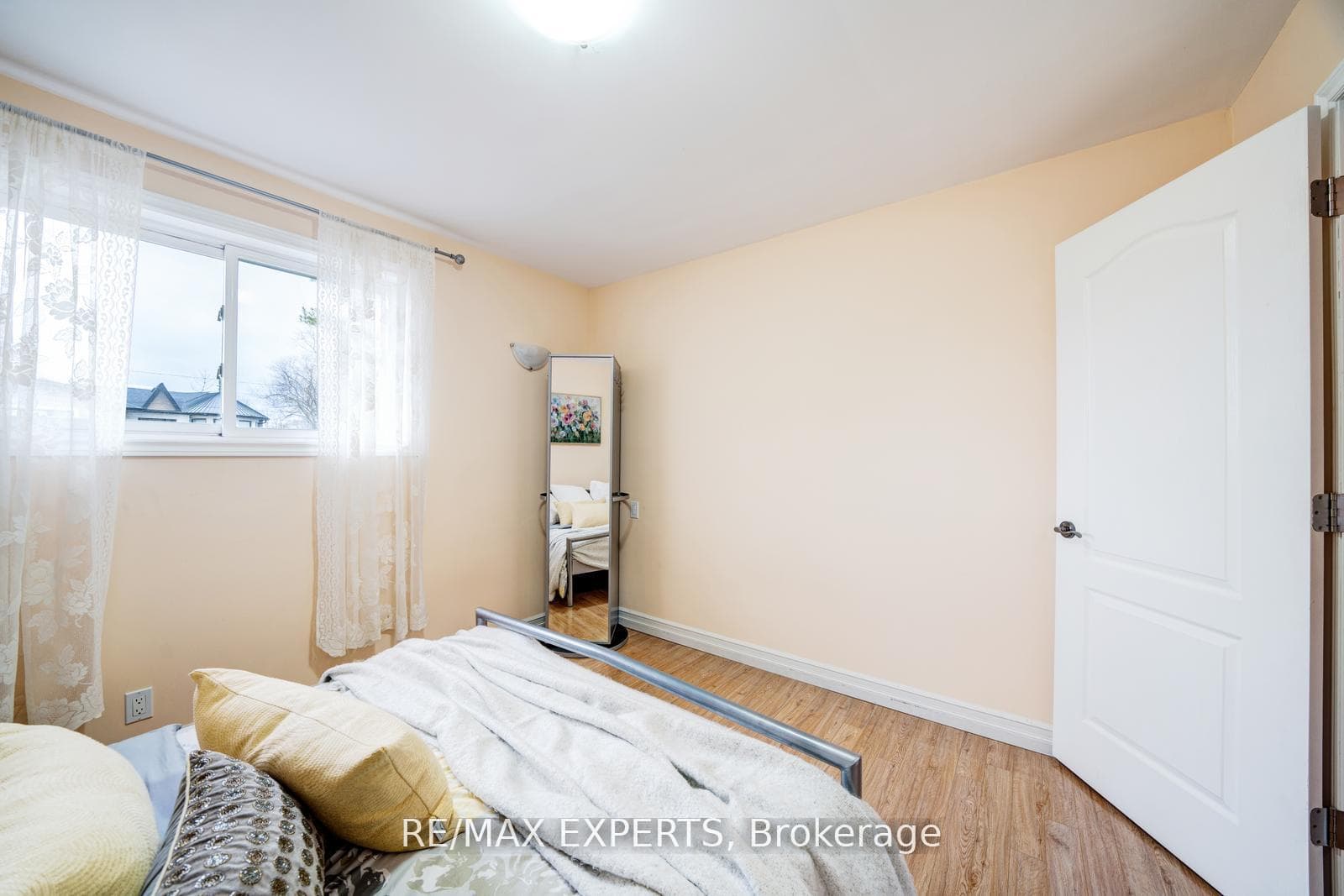56 Homestead Road photo 41