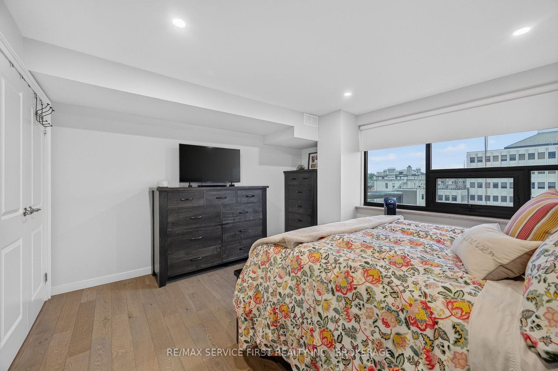 165 Ontario Street Unit 509 photo 22