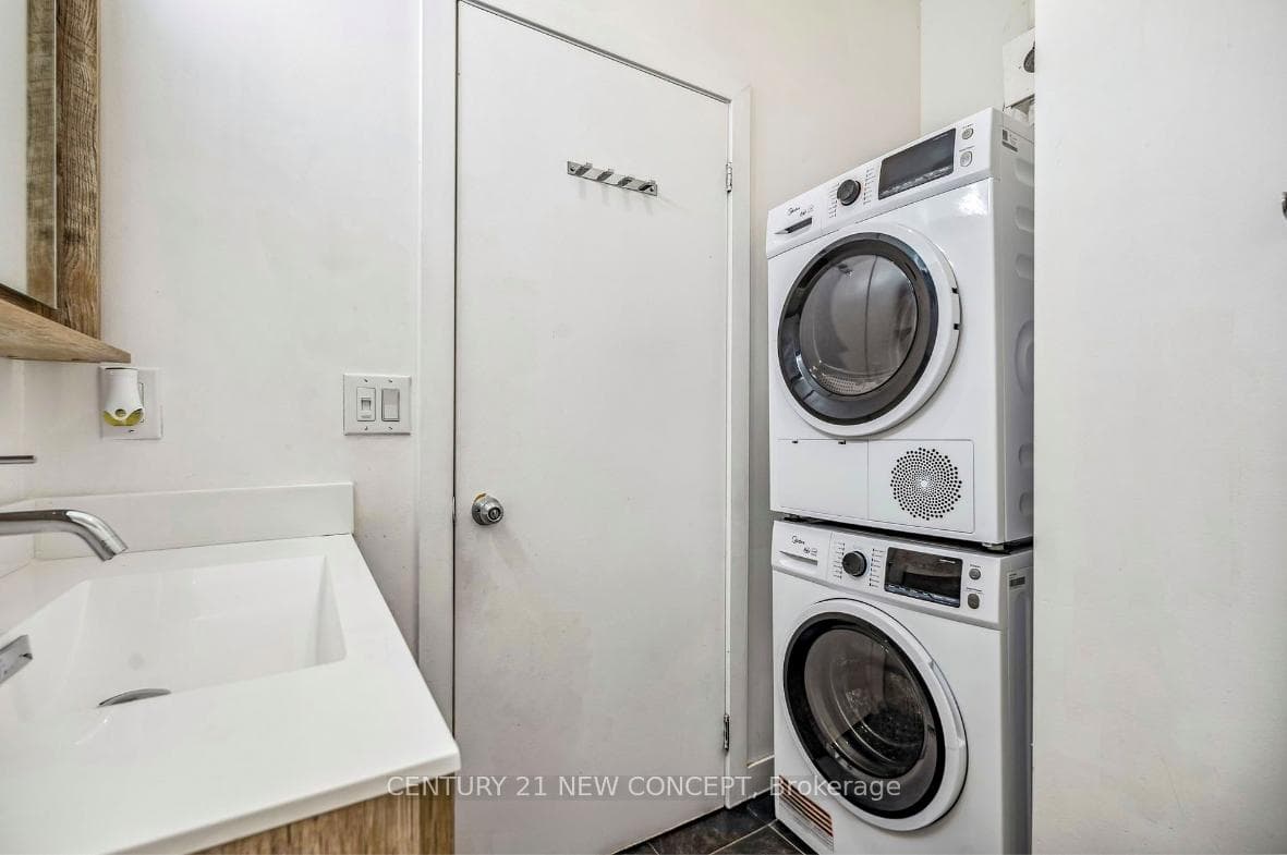 2 Fieldway Road Unit 302 photo 19