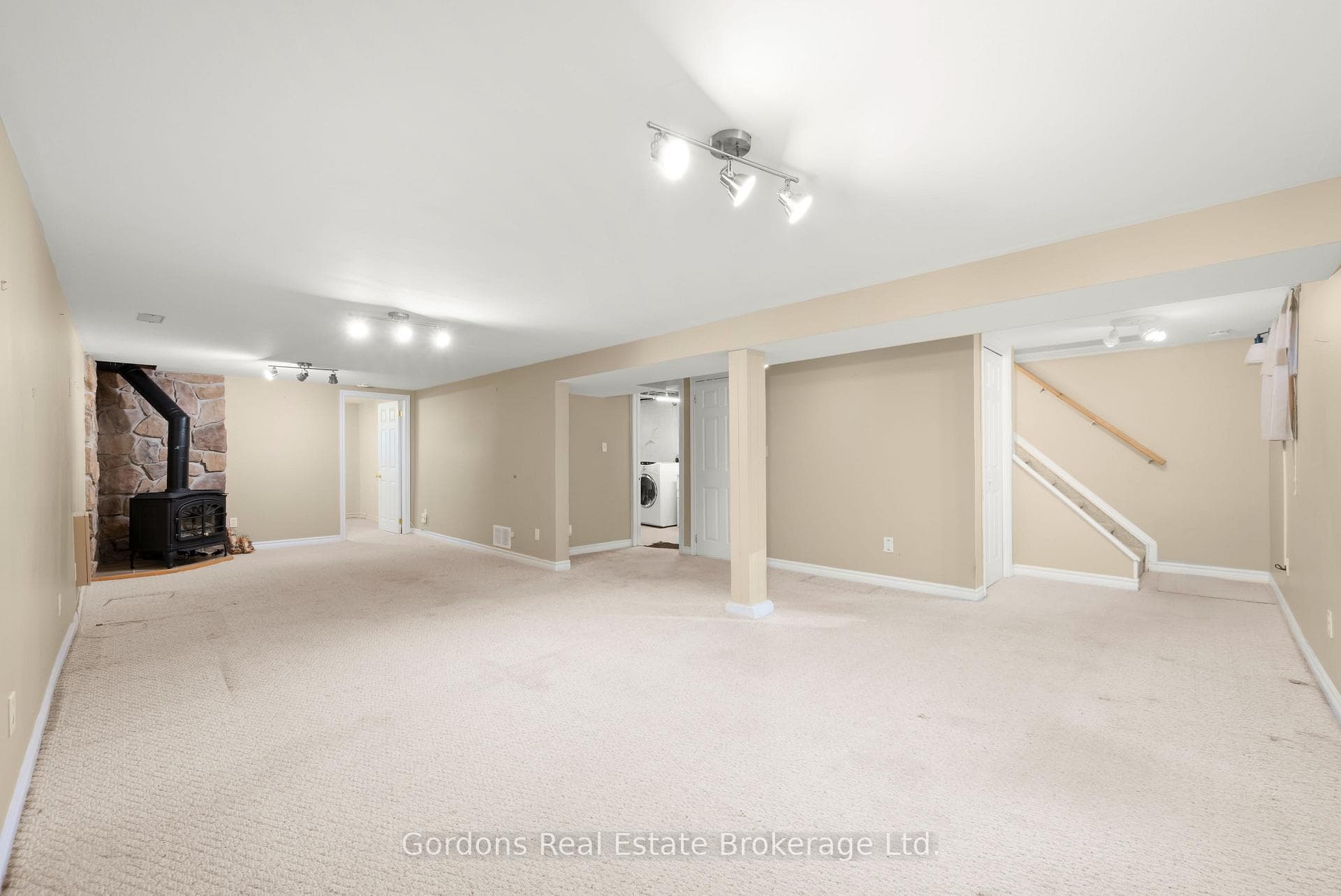 705 Bellaire Street photo 33
