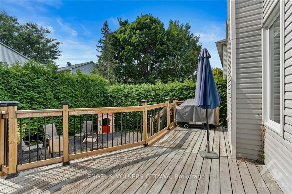 49 SARRAZIN Way photo 10