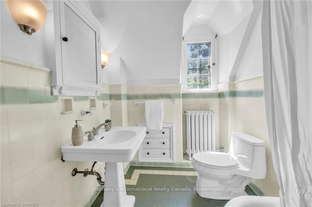 156 JOHN Street photo 34