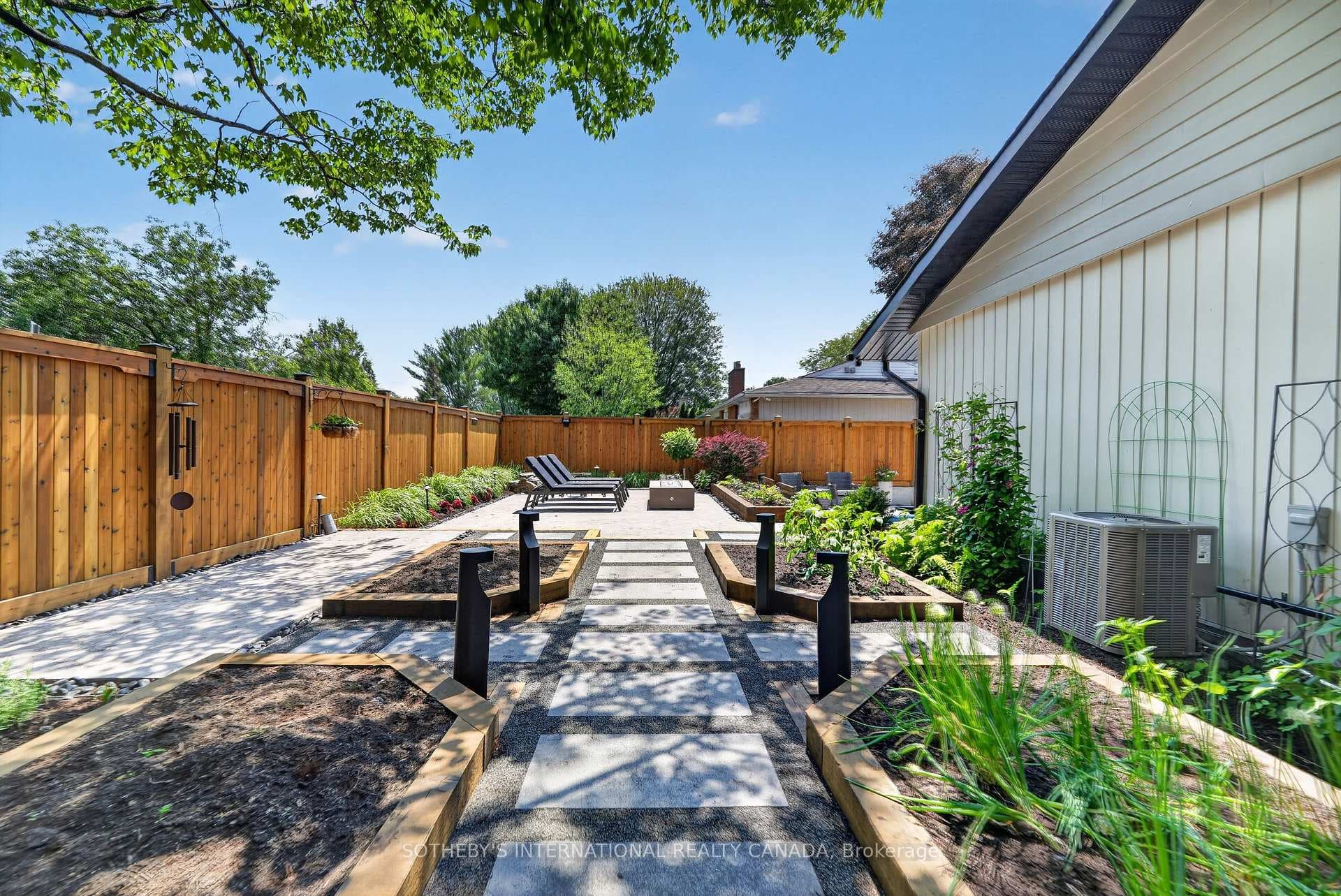 2 Parkglen Drive photo 38