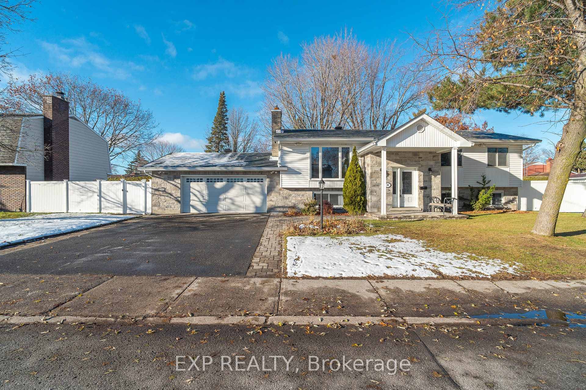 49 Larkin Drive photo 1