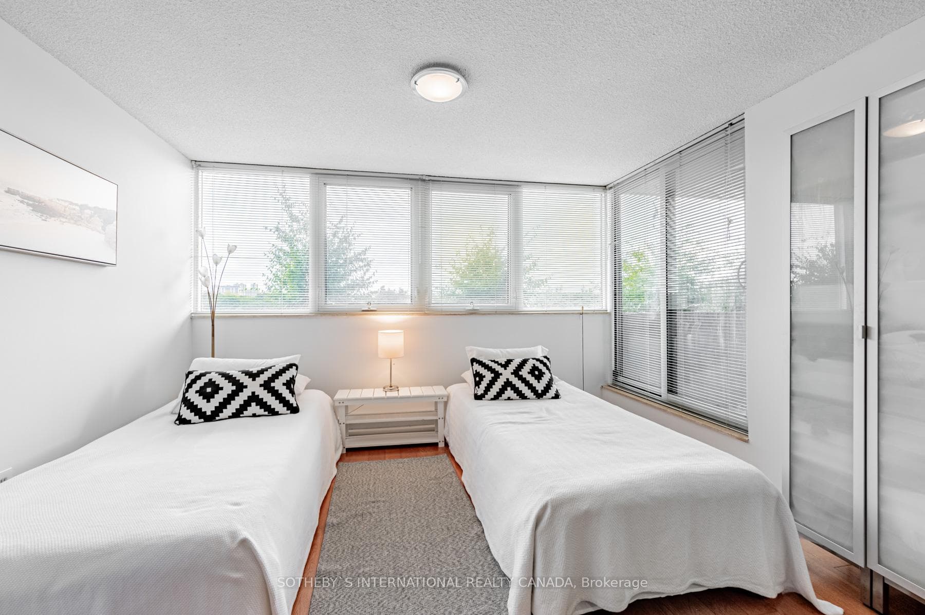 360 Bloor Street Unit 505 photo 17