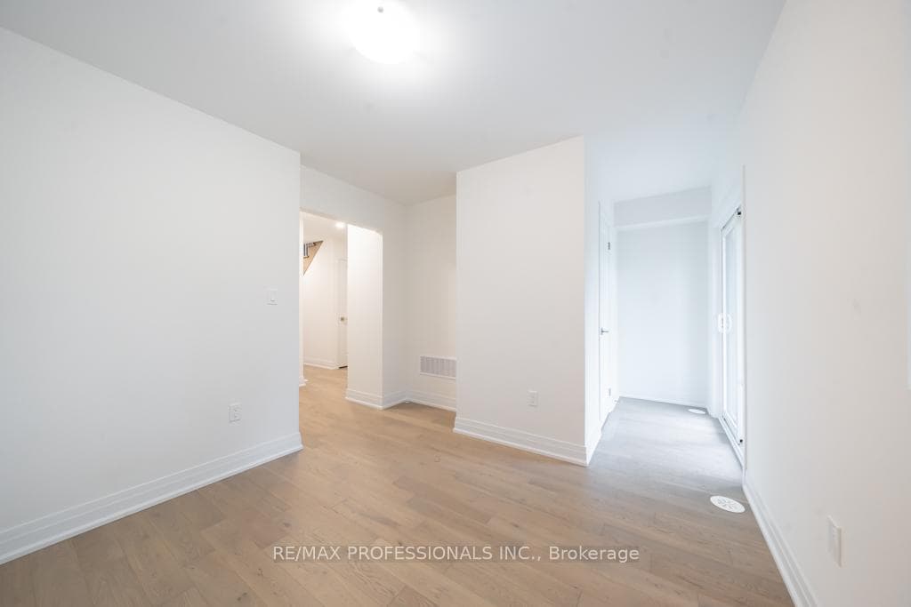 104 Salina Street photo 12