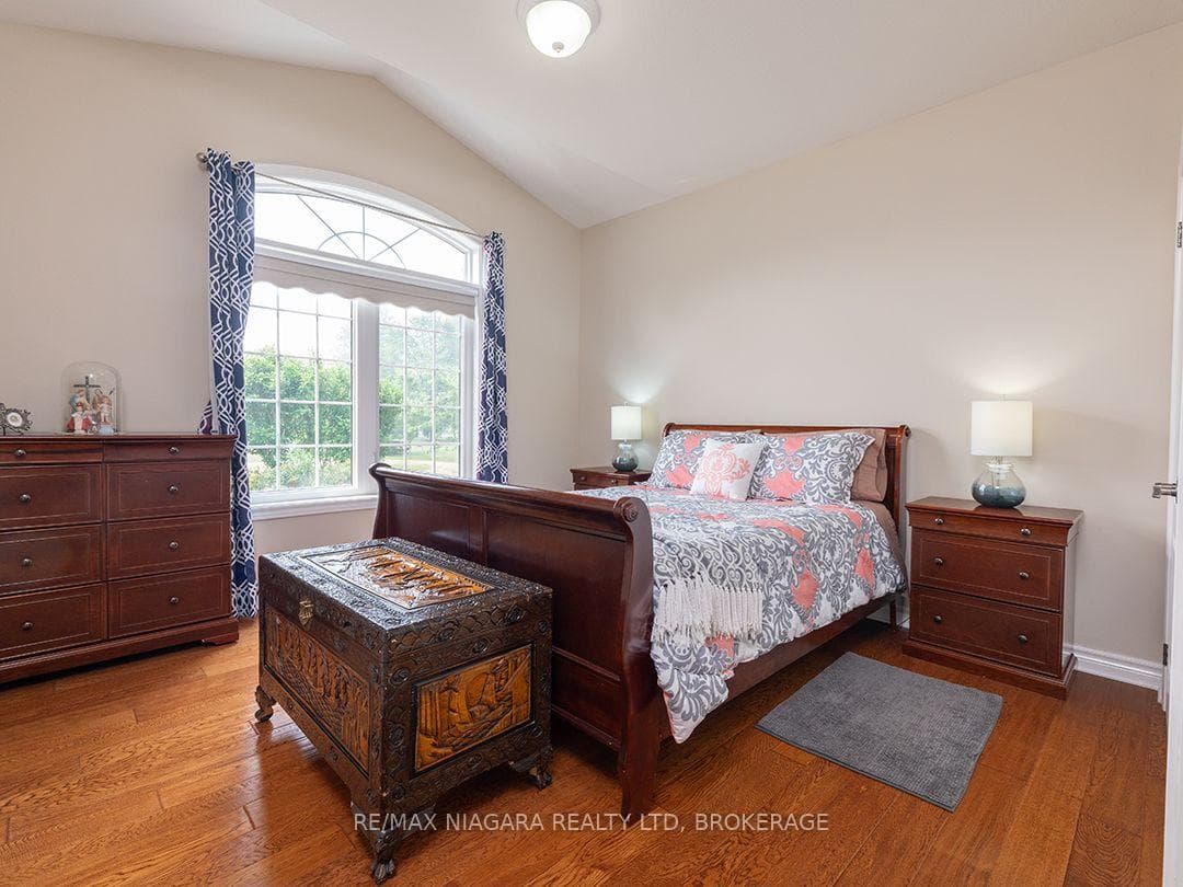 11004 Lakeshore Road photo 29