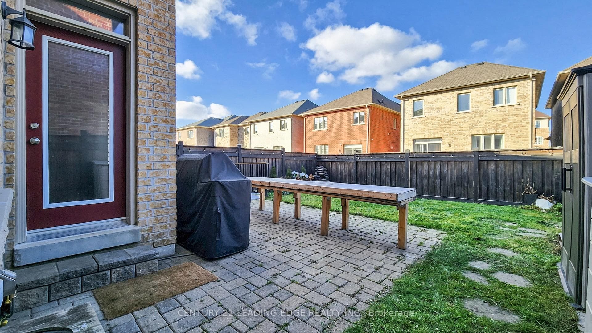 1574 Edgecroft Drive photo 38