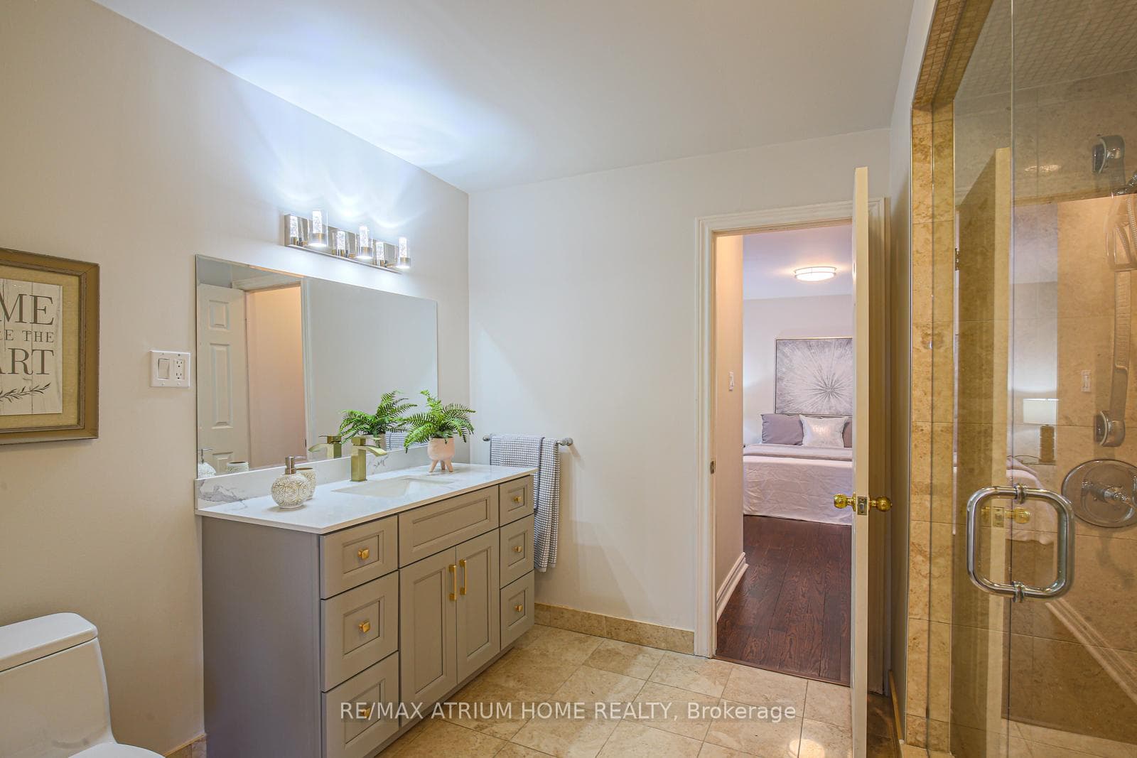 105 Heathcote Avenue photo 22