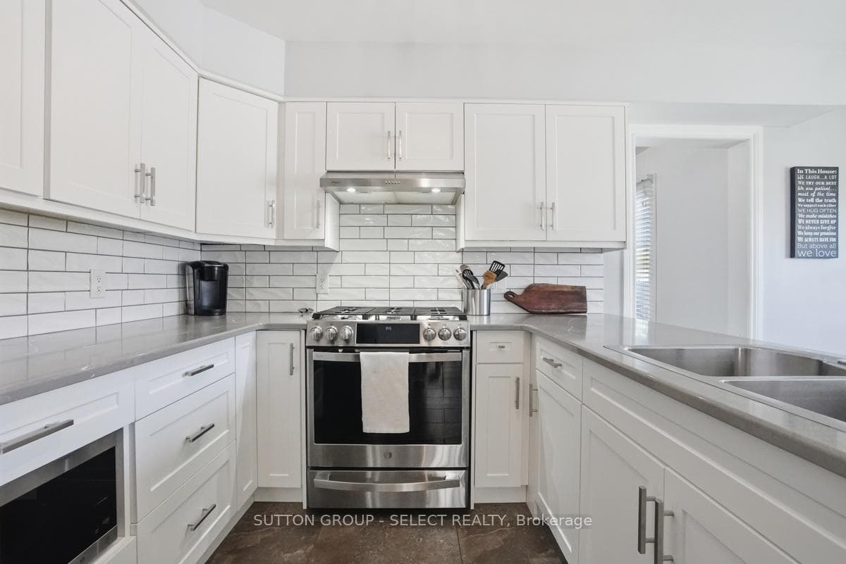 60 Edgevalley Road photo 18