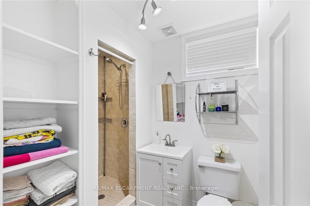 192 Sproule Drive photo 27