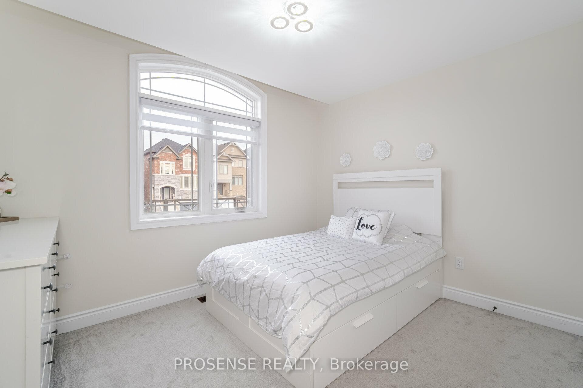 55 Janes Crescent photo 30