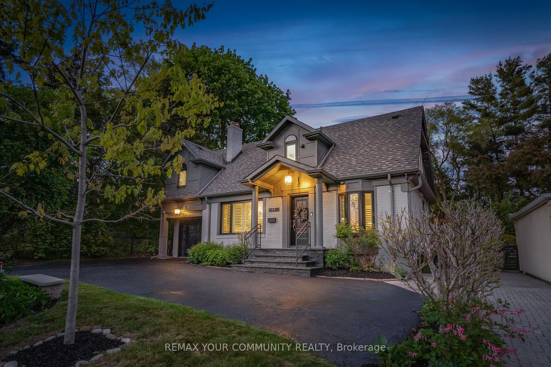 1445 Islington Avenue photo 36