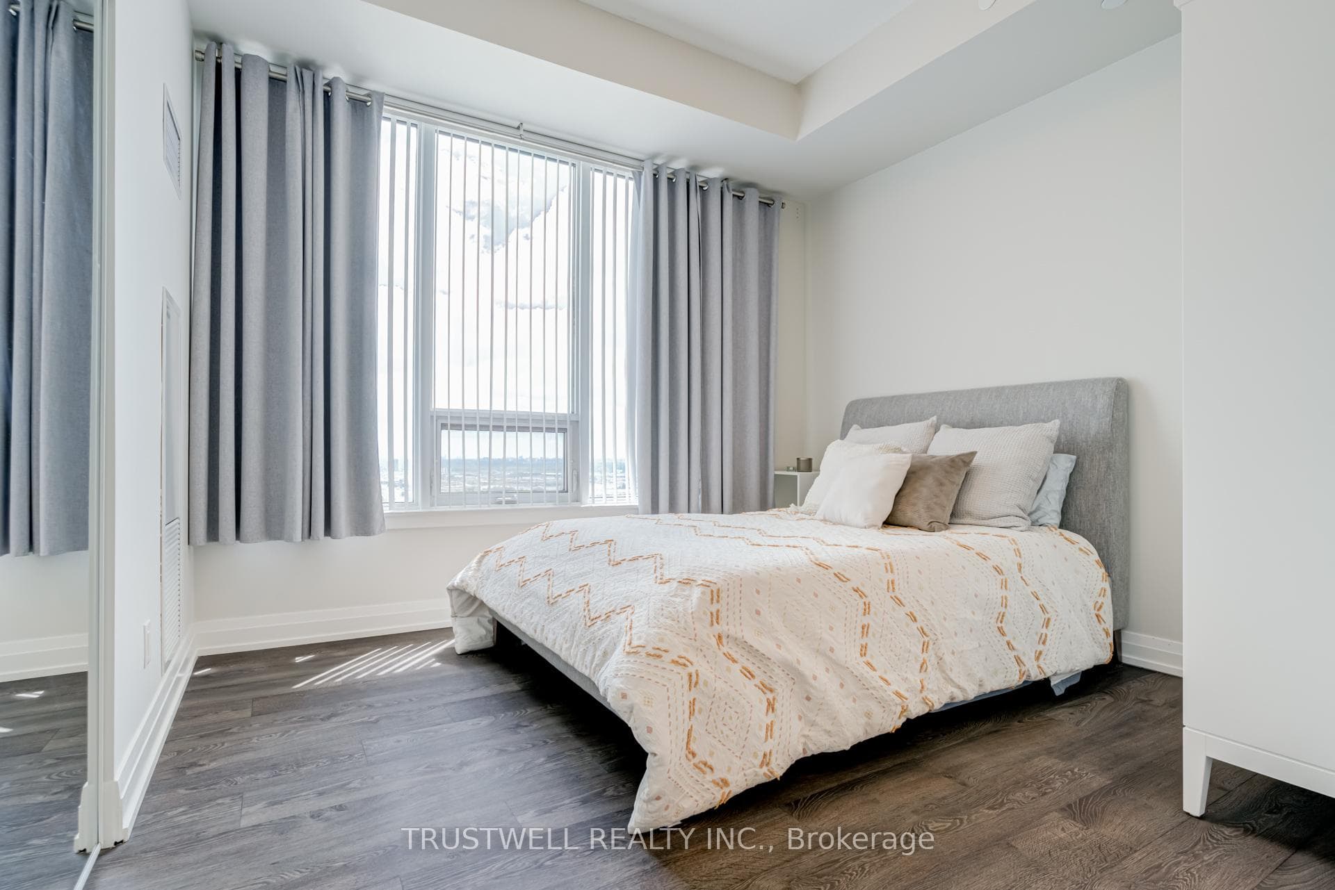 3700 Highway 7 Road Unit 2902 photo 12