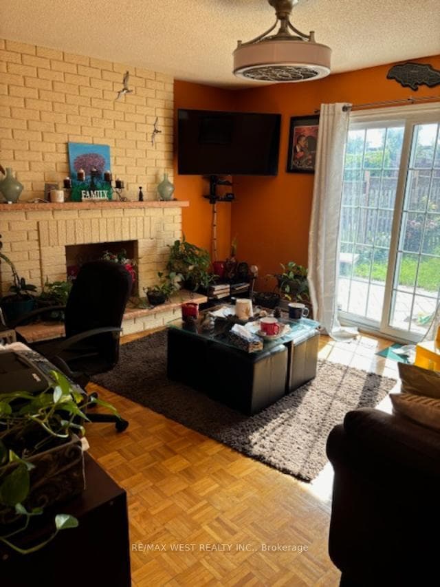 71 Lamp Crescent photo 12