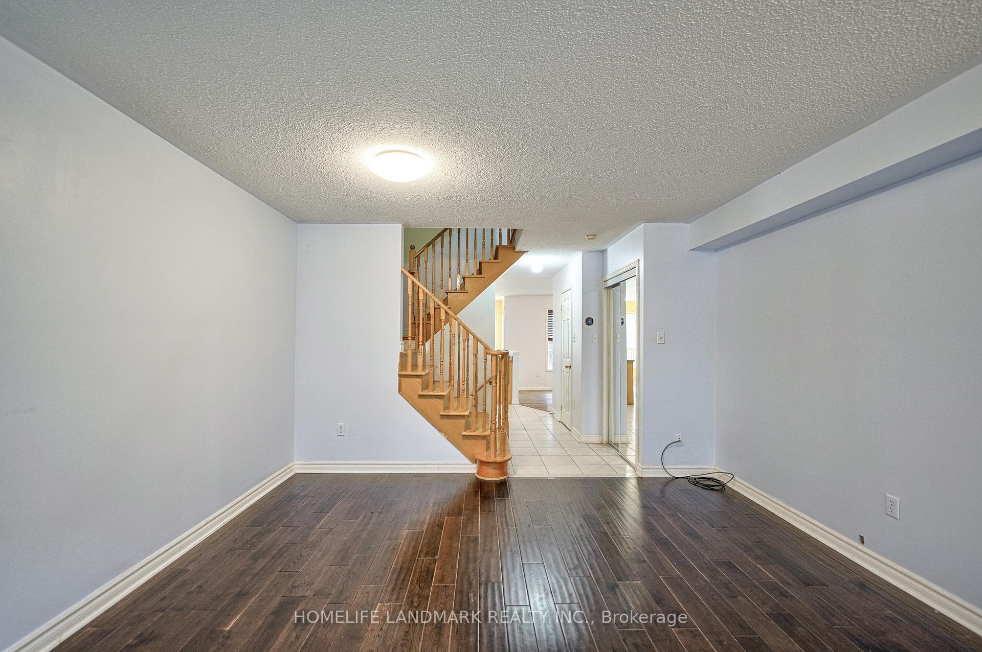 71 Grasslands Avenue photo 2