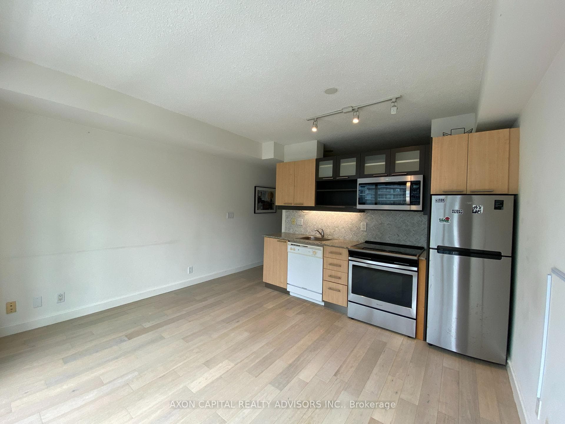 36 Blue Jays Way Unit 523 photo 18