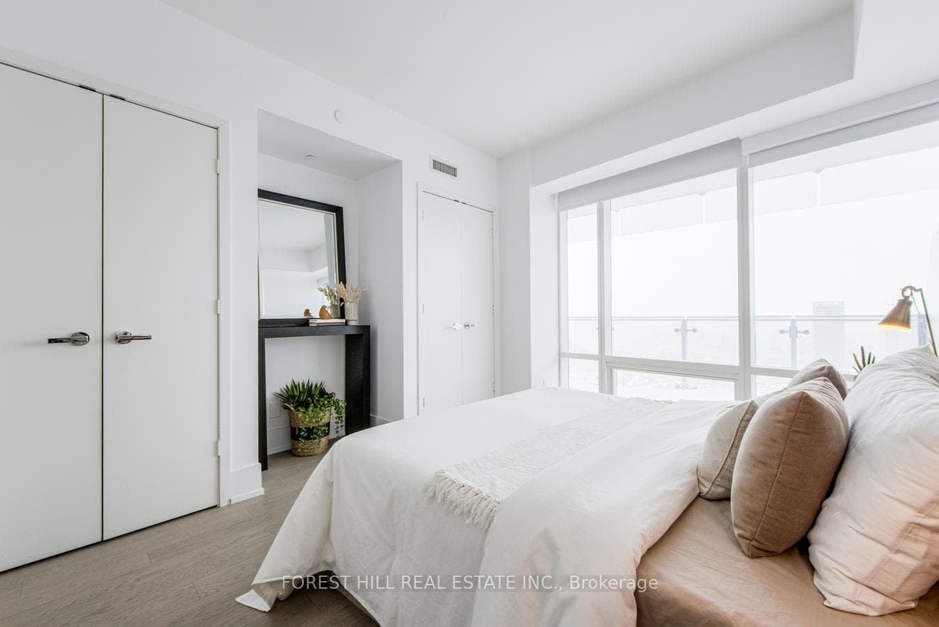 1 Bloor Street Unit 5101 photo 25