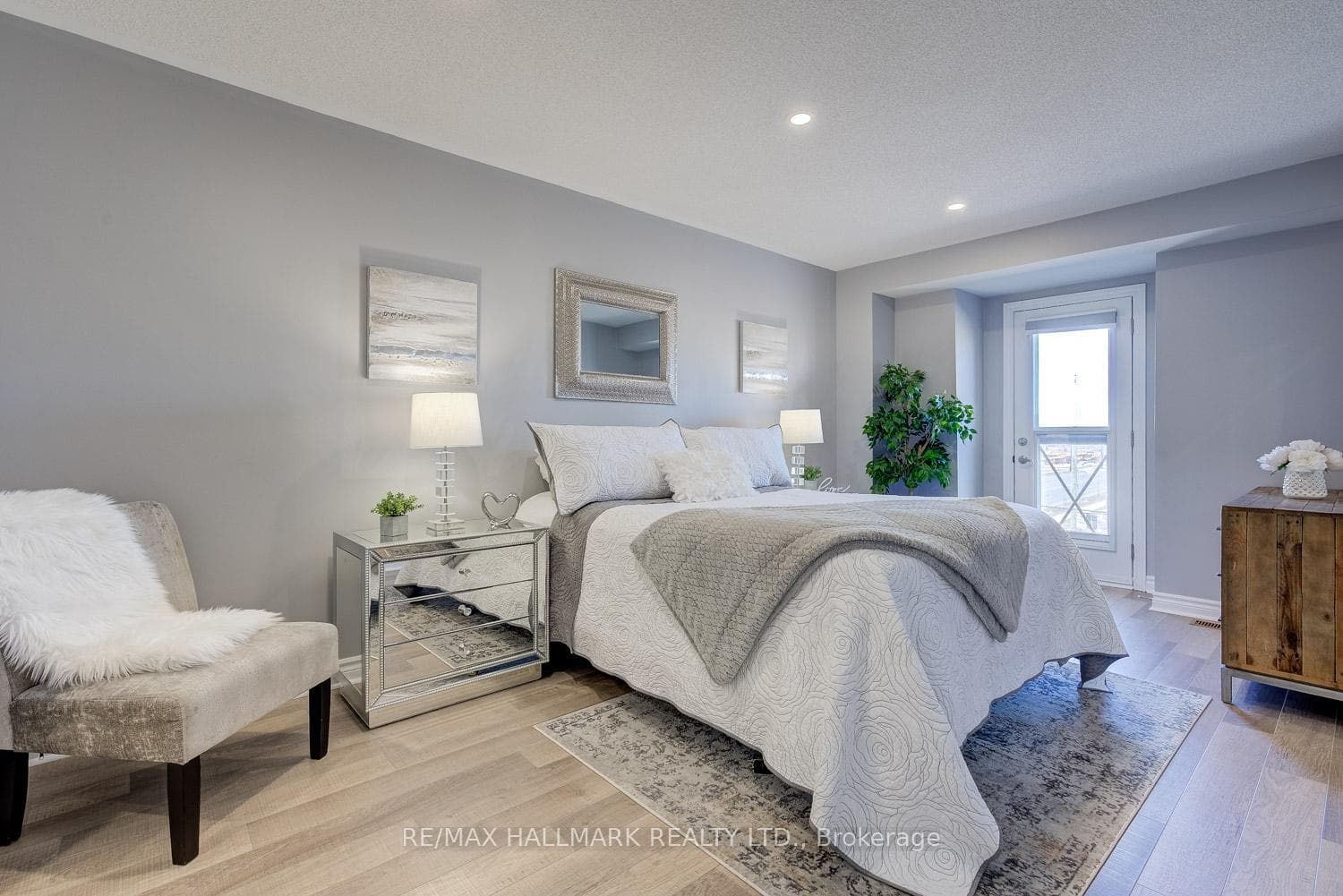 3905 Major Mackenzie Drive Unit 231 photo 21