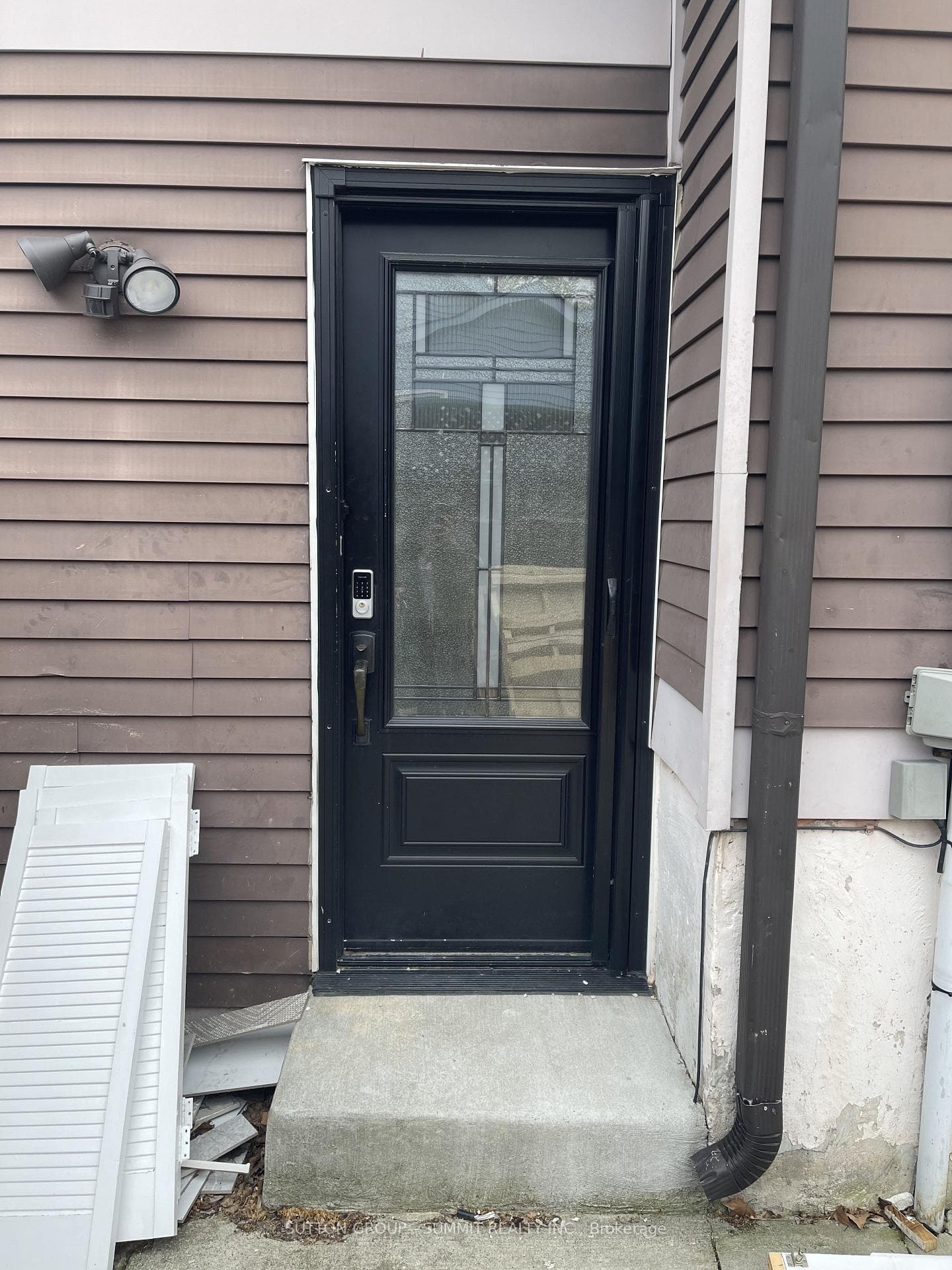 2257 Hanbury Court photo 2