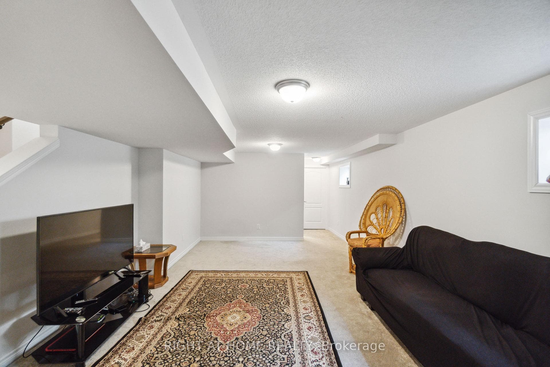 503 PONTHIEU Circle photo 27