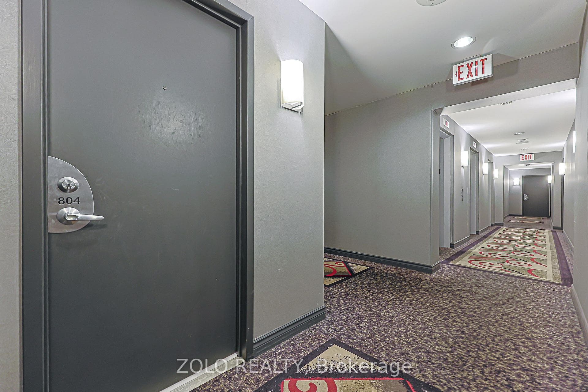 555 Yonge Street Unit 804 photo 4