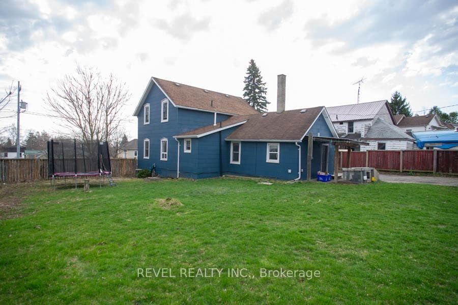47 Simcoe Street photo 27