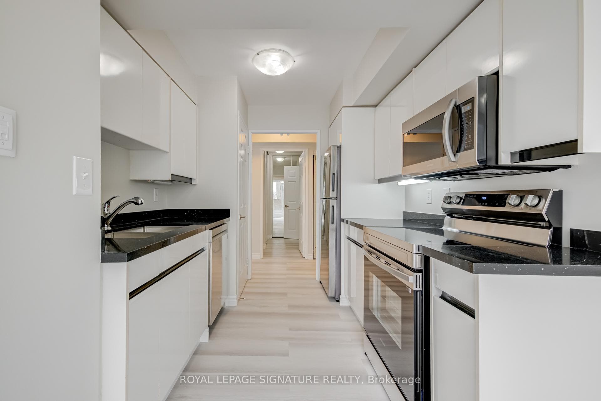 7 Carlton Street Unit 306 photo 15