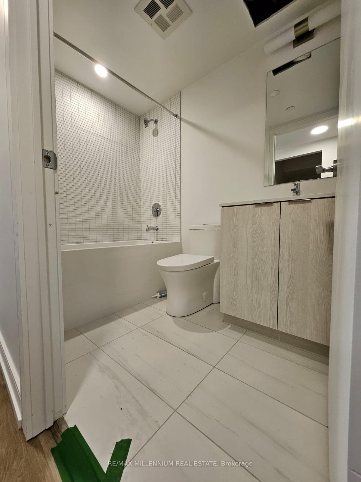 1 Jarvis Street Unit 1307 photo 9