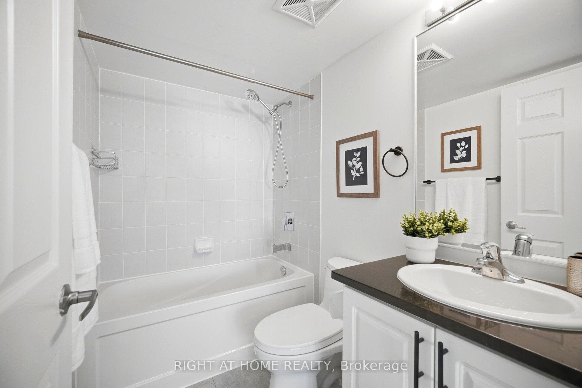 19 Grand Trunk Crescent Unit #2511 photo 25