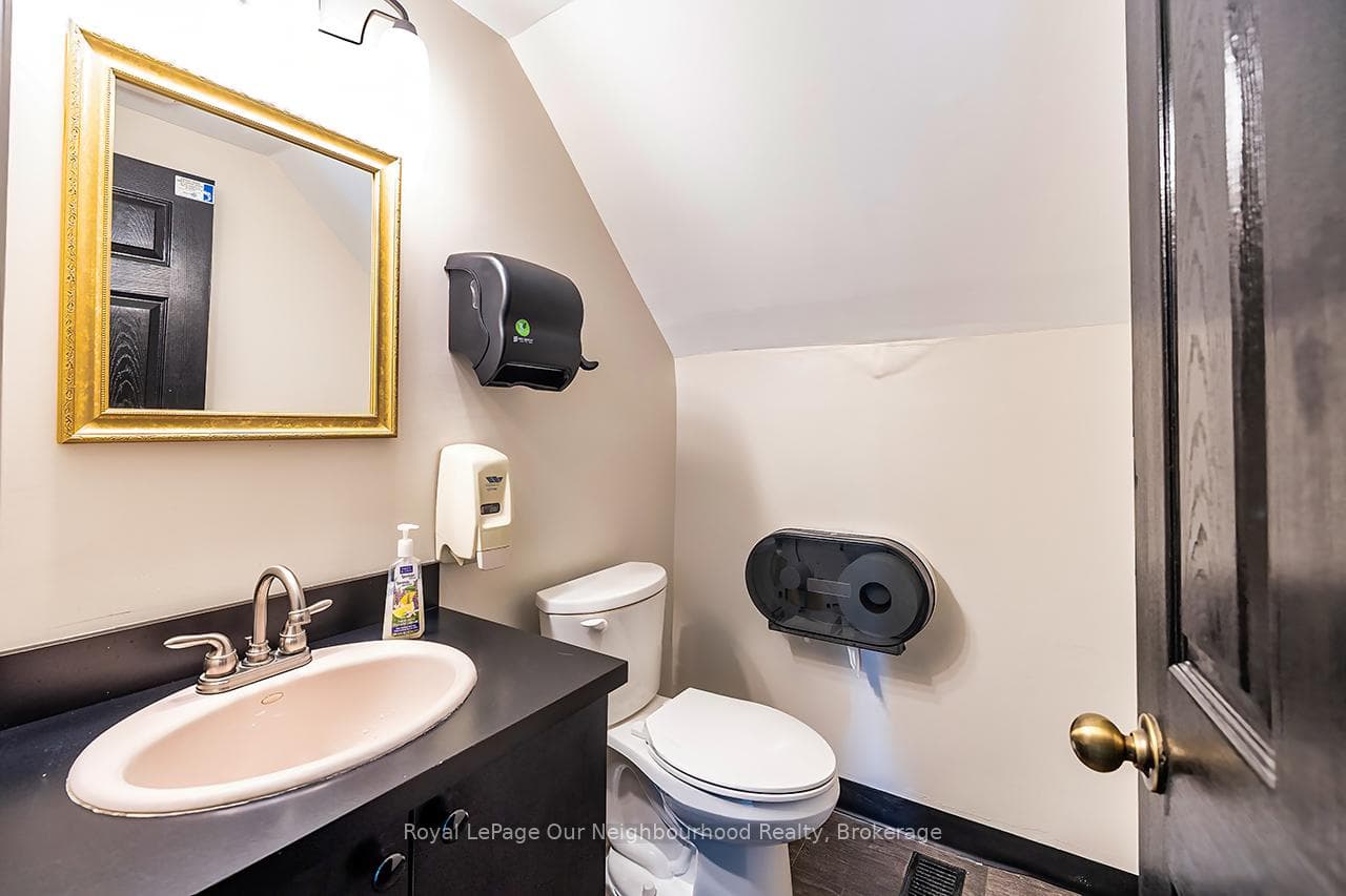 71 Albert Street photo 33