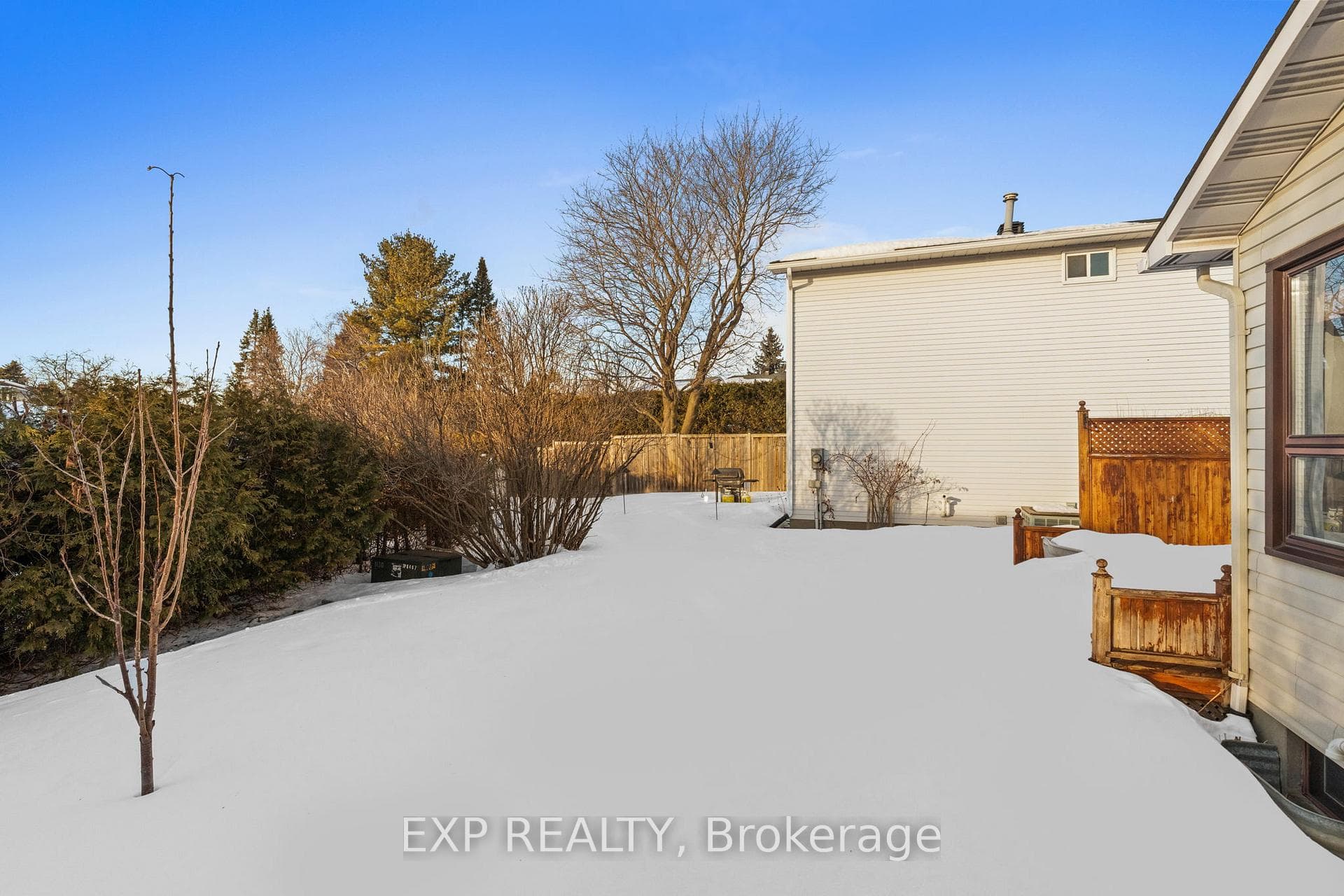 9 Fieldgate Drive photo 40