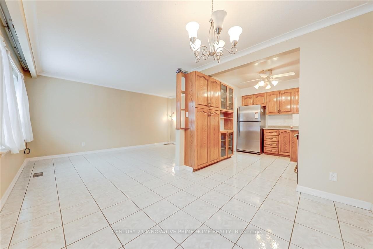 23 Neapolitan Drive Unit Main photo 9