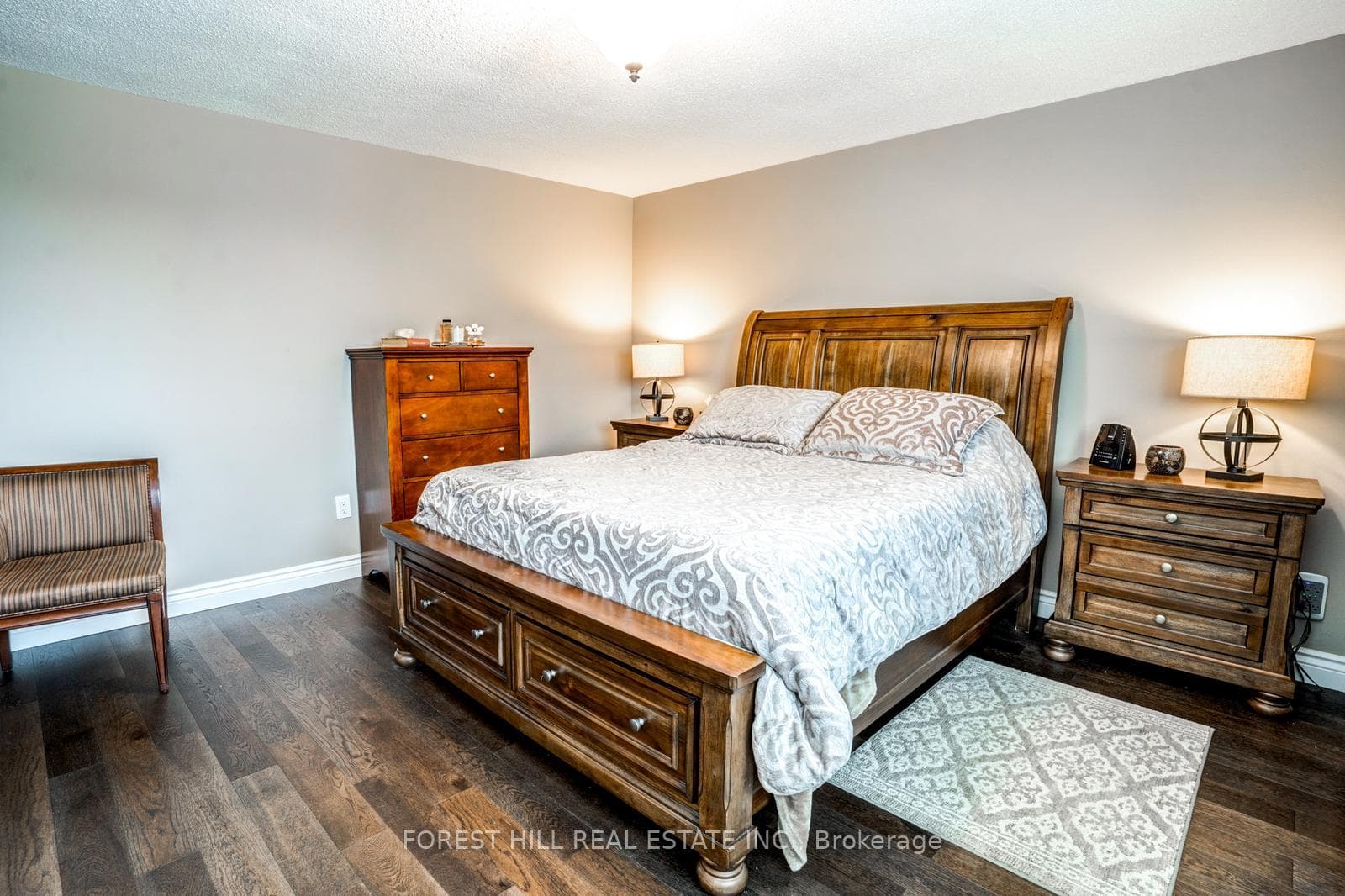 892 Queensdale Avenue photo 20